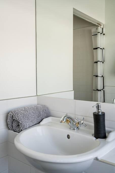 Spacious Penthouse With Spectacular Harbour Views! Auckland Luaran gambar
